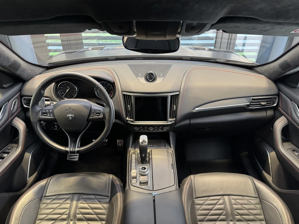 Maserati Levante foto 14