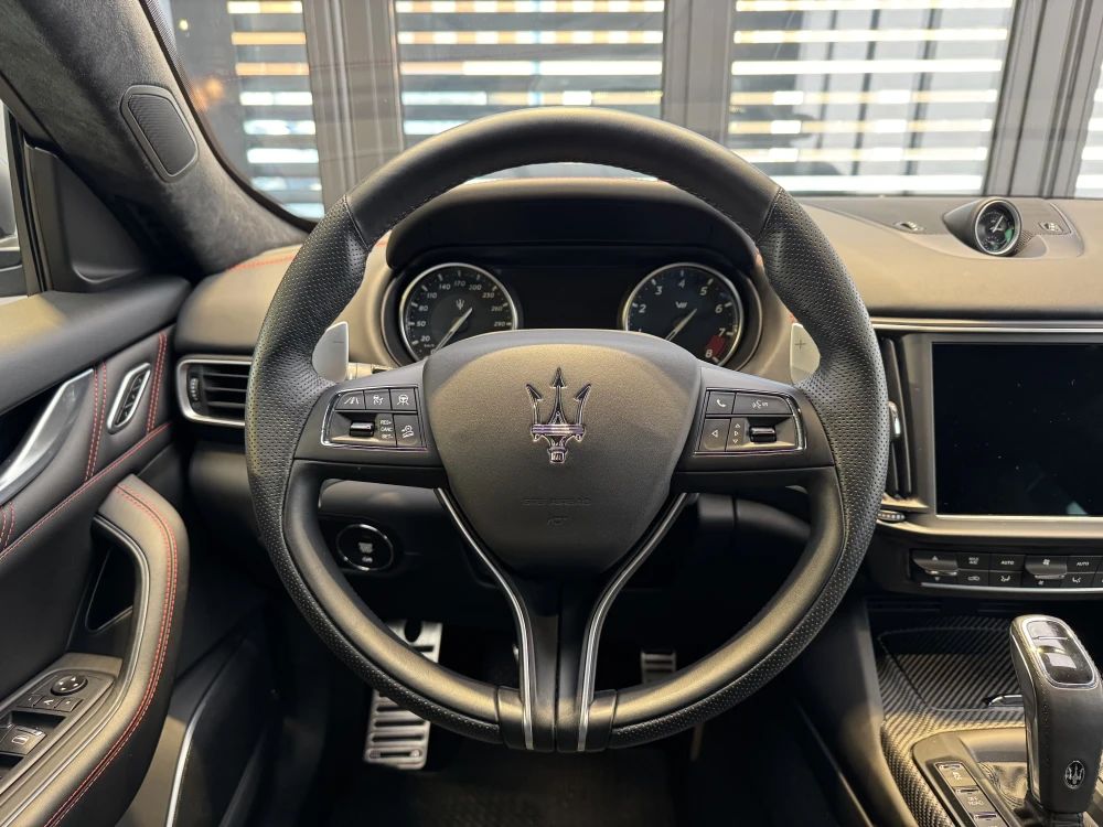 Maserati Levante foto 16