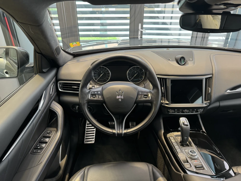 Maserati Levante foto 16