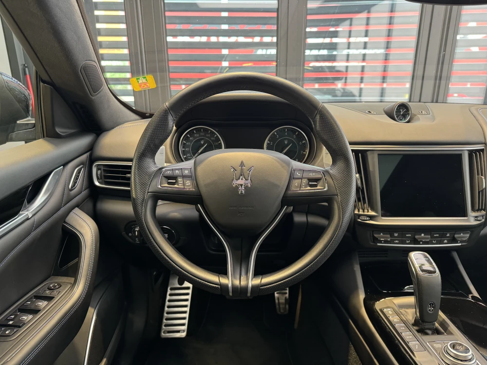 Maserati Levante foto 17