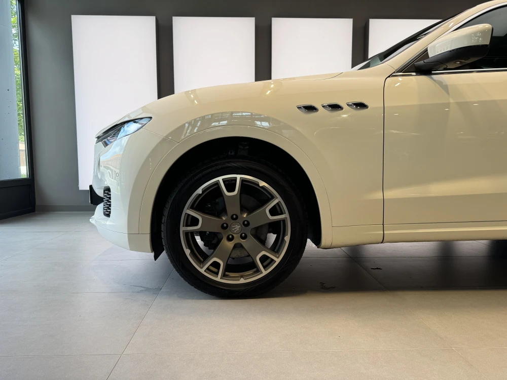 Maserati Levante foto 7