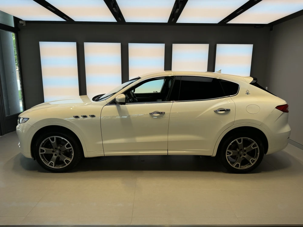 Maserati Levante foto 8