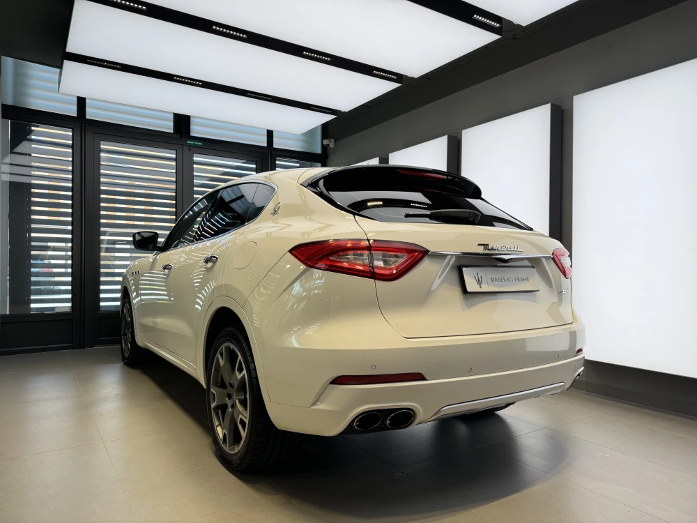 Maserati Levante foto 4