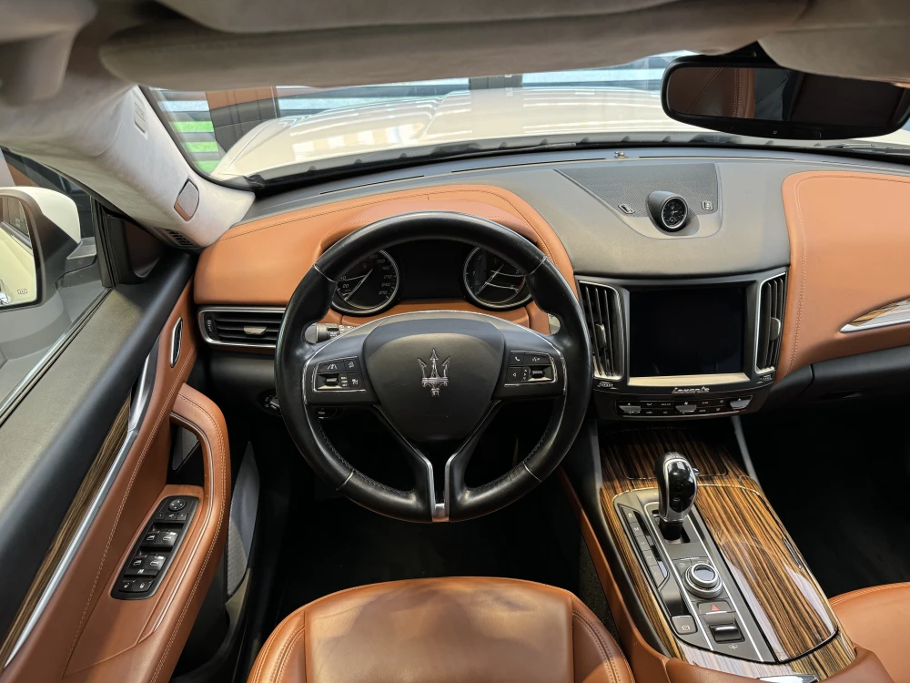 Maserati Levante foto 14