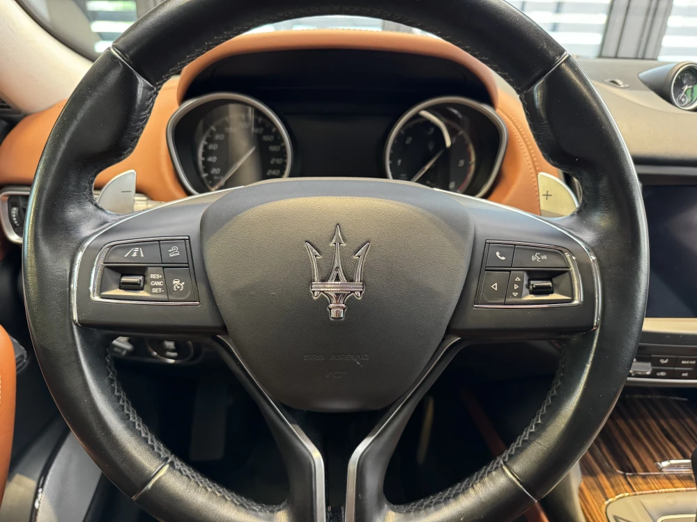 Maserati Levante foto 16