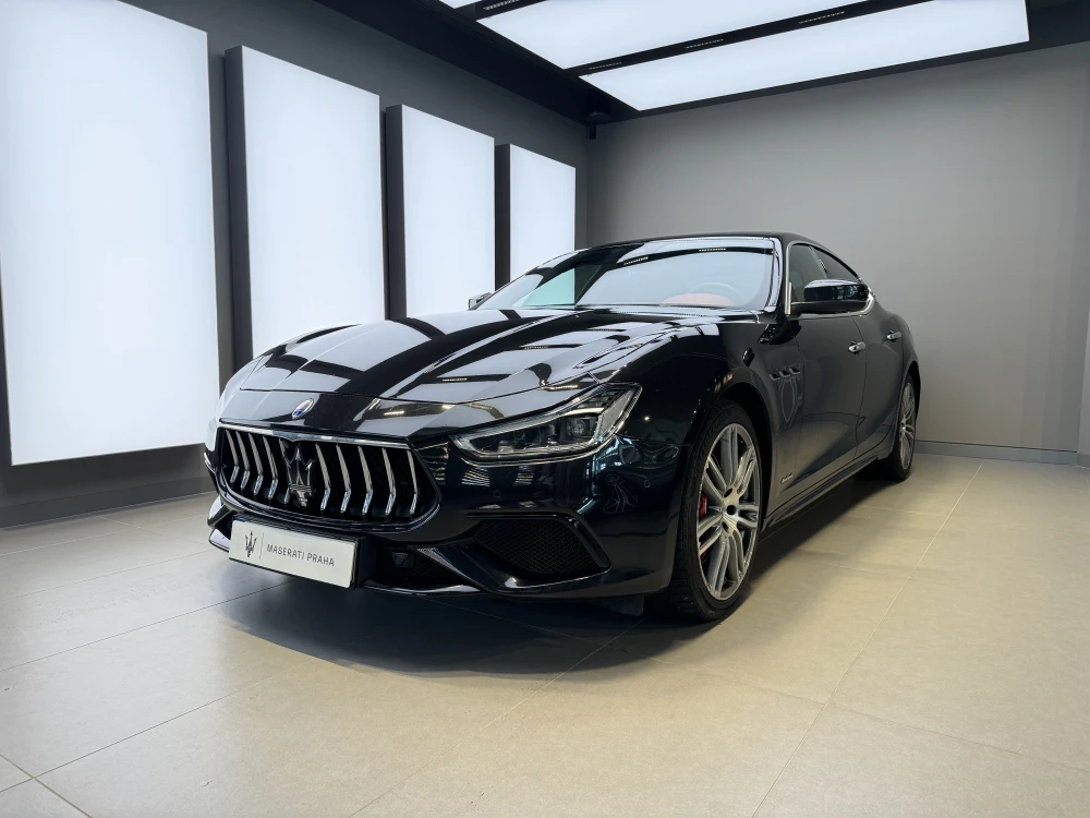 Maserati Ghibli foto 1