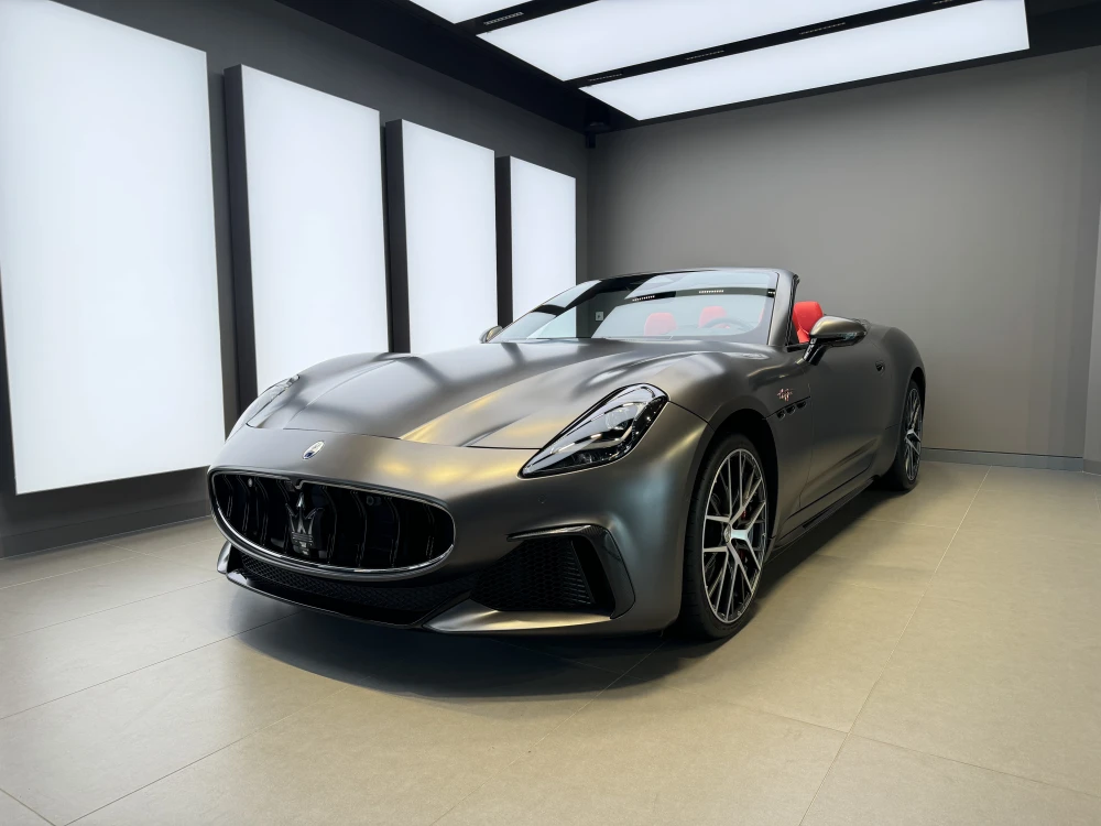 Maserati GranCabrio foto 1