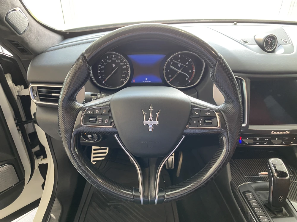 Maserati Levante foto 11